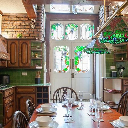 Vila Victorian Elegance At Kingscliffe, Sleeps 17 Manchester Exteriér fotografie