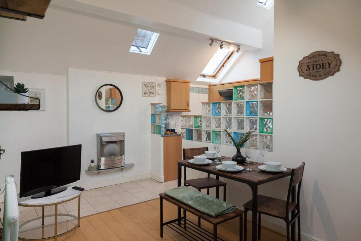 Vila Victorian Elegance At Kingscliffe, Sleeps 17 Manchester Exteriér fotografie