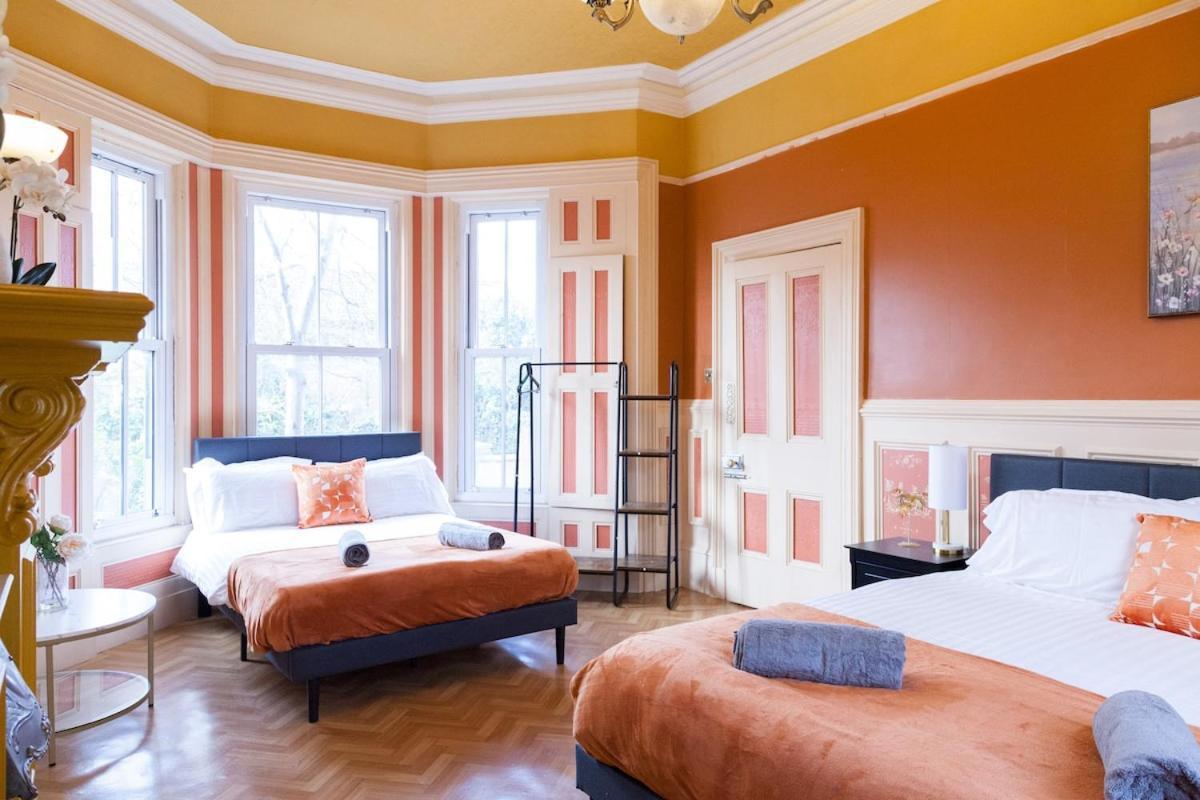 Vila Victorian Elegance At Kingscliffe, Sleeps 17 Manchester Exteriér fotografie