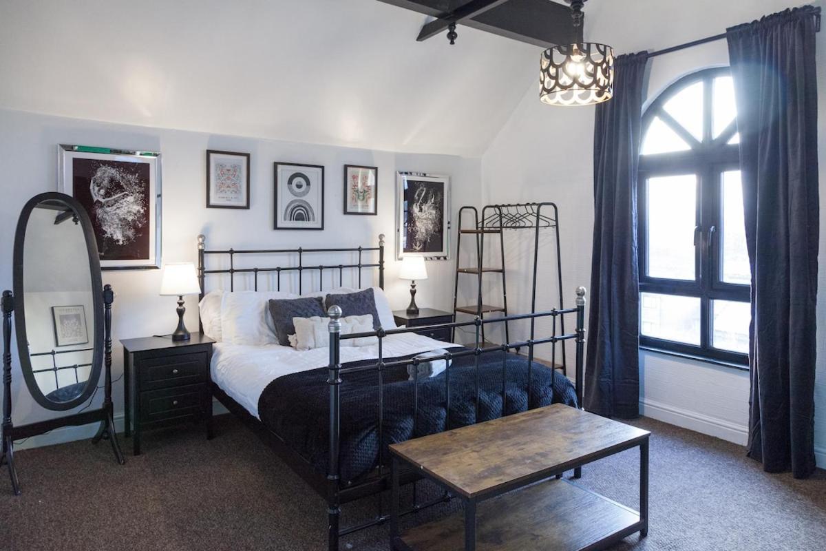 Vila Victorian Elegance At Kingscliffe, Sleeps 17 Manchester Exteriér fotografie
