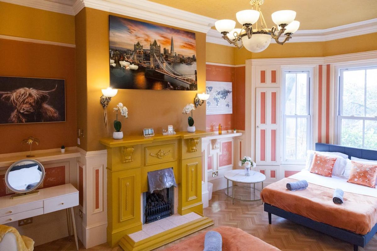 Vila Victorian Elegance At Kingscliffe, Sleeps 17 Manchester Exteriér fotografie