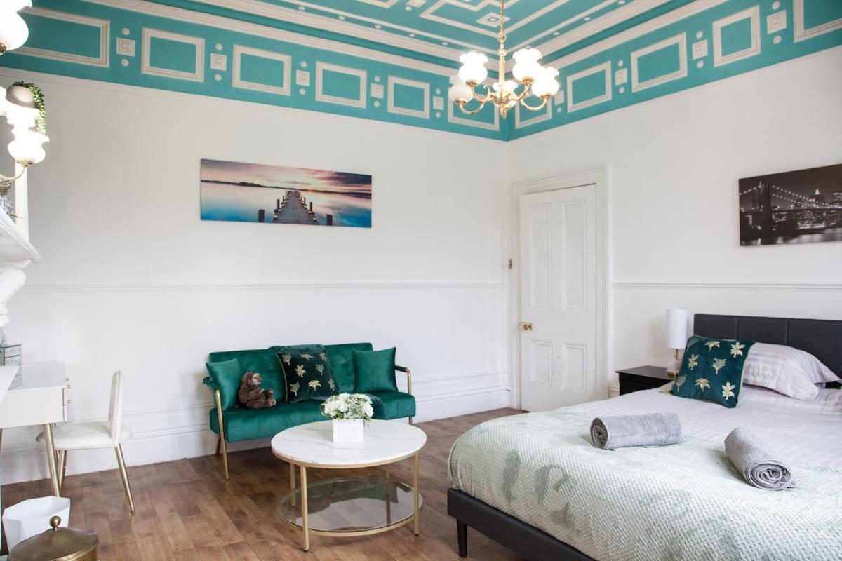 Vila Victorian Elegance At Kingscliffe, Sleeps 17 Manchester Exteriér fotografie