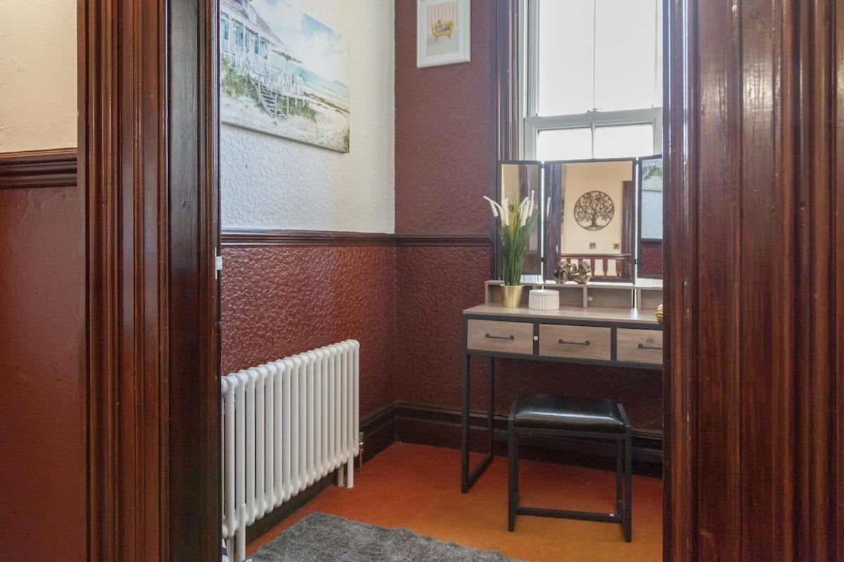 Vila Victorian Elegance At Kingscliffe, Sleeps 17 Manchester Exteriér fotografie