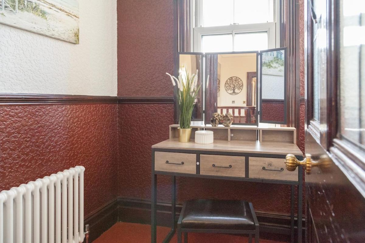 Vila Victorian Elegance At Kingscliffe, Sleeps 17 Manchester Exteriér fotografie
