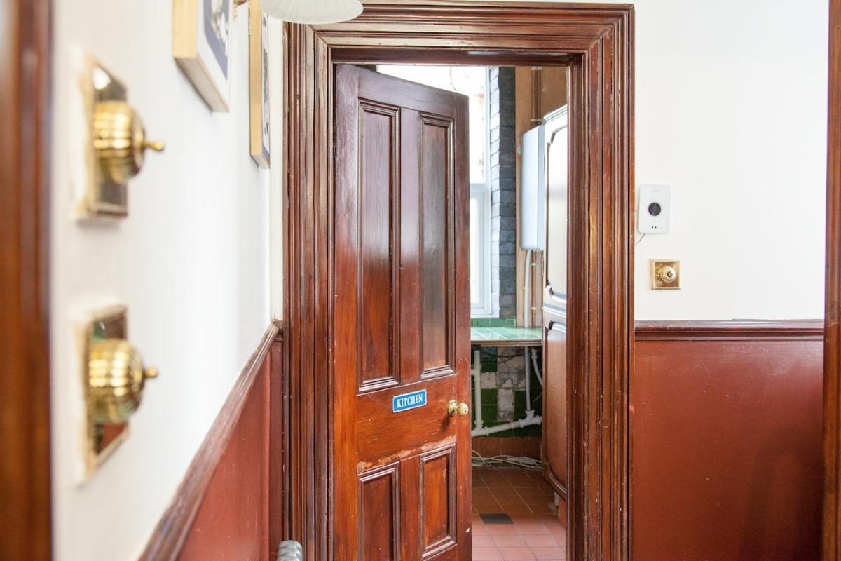 Vila Victorian Elegance At Kingscliffe, Sleeps 17 Manchester Exteriér fotografie
